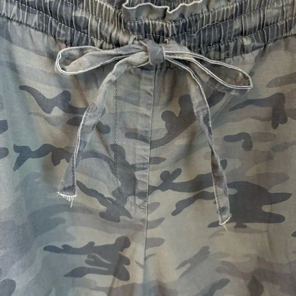 LOFT Women's Olive Camo Drawstring Shorts - Picture 8 of 8